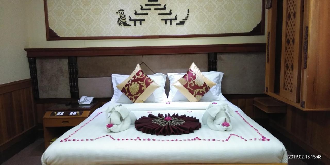 Palace Hotel Mandalay Exteriér fotografie
